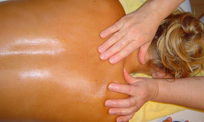 Schouder, nek en rug massage Foto van een rug massage